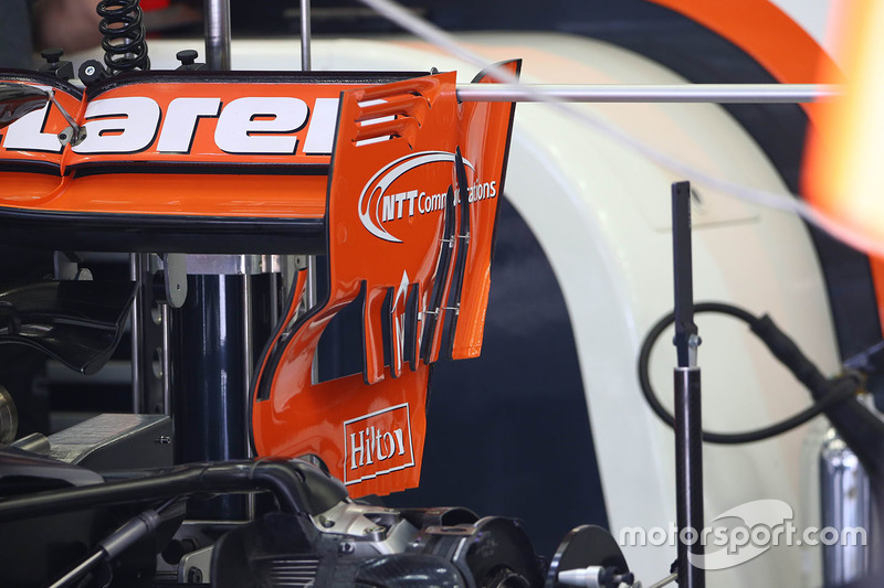 McLaren MCL32 new rear wing detail