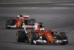 Sebastian Vettel, Ferrari SF70H, Kimi Raikkonen, Ferrari SF70H