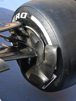 Mercedes-Benz F1 W08 Hybrid front brake duct detail