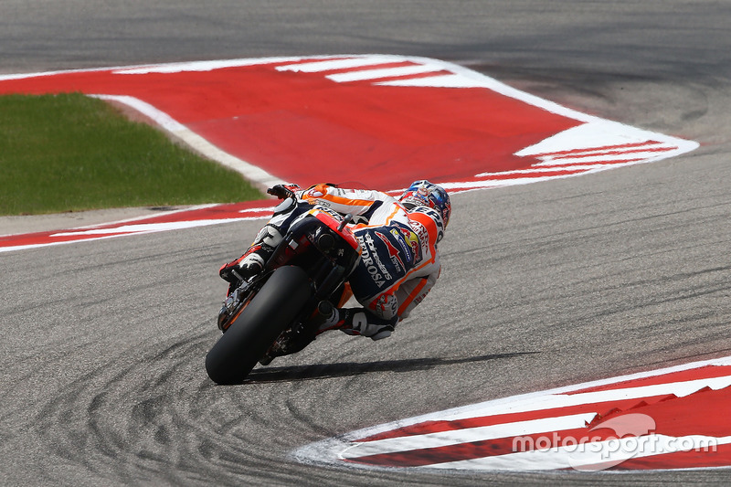 Dani Pedrosa abre a segunda fila, que ainda tem...