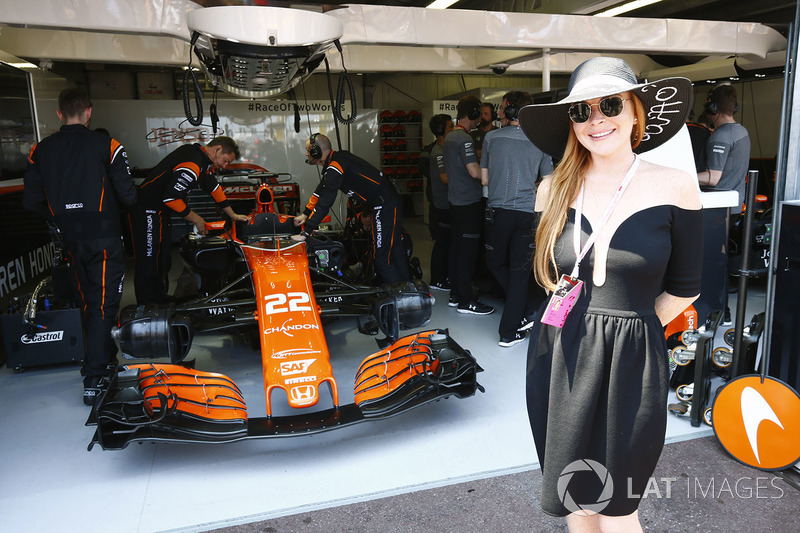 La actriz Lindsay Lohan en el McLaren
