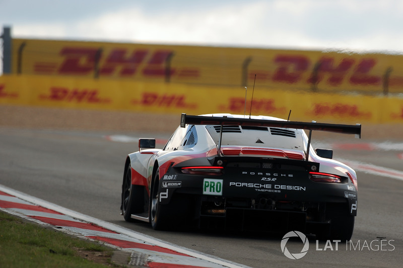 #91 Porsche Team Porsche 911 RSR: Richard Lietz, Frédéric Makowiecki