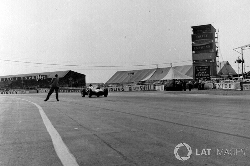 Race winner Peter Collins, Ferrari