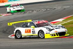 #911 Manthey Racing Porsche 911 GT3R: Earl Bamber, Nick Tandy, Patrick Pilet