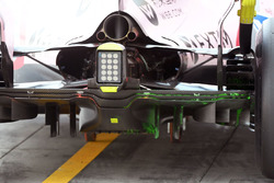 Sahara Force India VJM10, il fluo wiz per i test aerodinamici sul diffusore