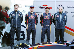 James Key, Scuderia Toro Rosso Technical Director met Max Verstappen, Scuderia Toro Rosso, Carlos Sainz Jr., Scuderia Toro Rosso en Franz Tost, Scuderia Toro Rosso Team Principal