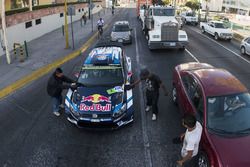 Jari-Matti Latvala, Miikka Anttila, Volkswagen Polo WRC, Volkswagen Motorsport get a car wash at a s