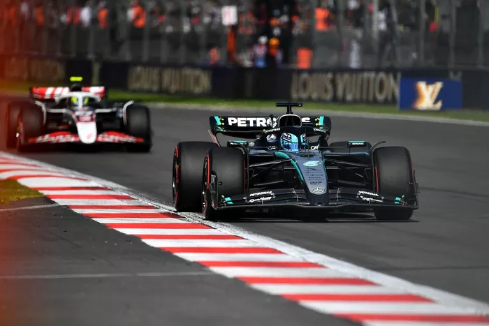 George Russell, Mercedes, Oliver Bearman, Haas F1 Team