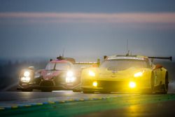 #63 Corvette Racing Chevrolet Corvette C7-R: Jan Magnussen, Antonio Garcia, Ricky Taylor, #43 RGR Sport by Morand Ligier JSP2 Nissan: Ricardo Gonzalez, Filipe Albuquerque, Bruno Senna