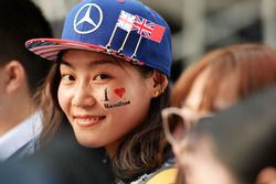 Lewis Hamilton Mercedes AMG F1 fan