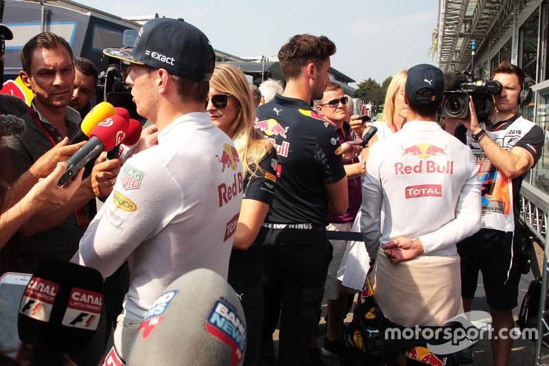 (L to R): Max Verstappen, Red Bull Racing and Daniel Ricciardo, Red Bull Racing with the media