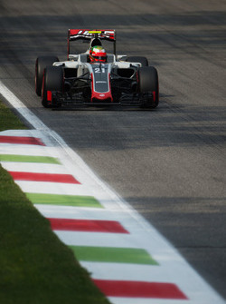 Esteban Gutierrez, Haas F1 Team VF-16
