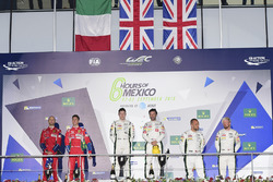 Podium LMGTE Pro : première place Richie Stanaway, Darren Turner, Aston Martin Racing, deuxième place Gianmaria Bruni, James Calado, AF Corse, troisième place Marco Sorensen, Nicki Thiim, Aston Martin Racing