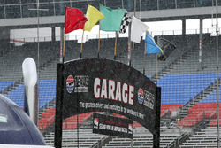 De la pluie tombe sur le Texas Motor Speedway