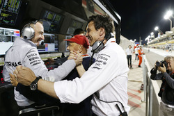 Toto Wolff, Mercedes GP Executive Director, Paddy Lowe, Mercedes AMG F1 Executive Director (Technica