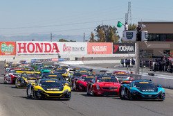 Start: #6 K-Pax Racing McLaren 650S GT3: Austin Cindric leads