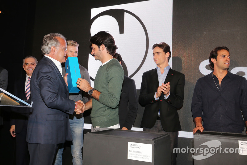 Carlos Sainz Jr., Scuderia Toro Rosso en un evento de Interprotección