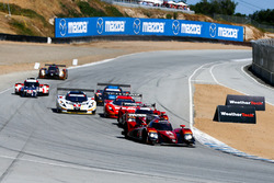 Start: #55 Mazda Motorsports Mazda Prototype: Jonathan Bomarito, Tristan Nunez leads