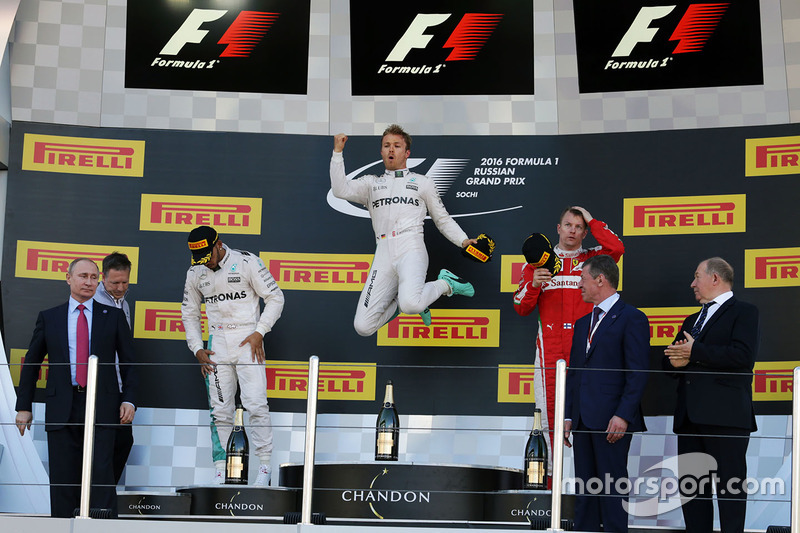 Podium: winner Nico Rosberg, Mercedes AMG F1 Team, second place Lewis Hamilton, Mercedes AMG F1 Team