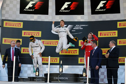 Podium : le vainqueur Nico Rosberg, Mercedes AMG F1 Team, le deuxième, Lewis Hamilton, Mercedes AMG F1 Team, le troisième, Kimi Raikkonen, Ferrari