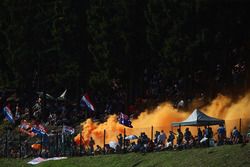 Max Verstappen, Red Bull Racing RB12 fans set off flares