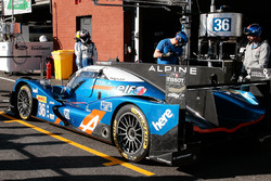 #36 Signatech Alpine A460: Gustavo Menezes, Nicolas Lapierre, Stéphane Richelmi