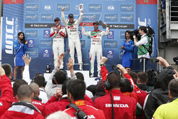 Podium: race winner Rob Huff, Honda Racing Team JAS, Honda Civic WTCC, second place Norbert Michelis
