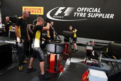 Pirelli tyre technicians