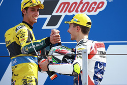 Il secondo classificato Alex Rins, Paginas Amarillas HP 40, il vincitore della gara Lorenzo Baldassa