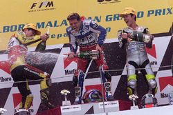 Podium : le vainqueur Loris Capirossi, le deuxième Tohru Ukawa, le troisième Shinya Nakano