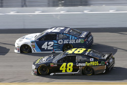 Jimmie Johnson, Hendrick Motorsports Chevrolet Camaro Kyle Larson, Chip Ganassi Racing Chevrolet Cam