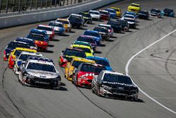 Aric Almirola, Stewart-Haas Racing, Ford Fusion Smithfield, Kevin Harvick, Stewart-Haas Racing, Ford Fusion Jimmy John's Kickin' Ranch and Kevin Harvick, Stewart-Haas Racing, Ford Fusion Jimmy John's Kickin' Ranch lead the field to the green flag