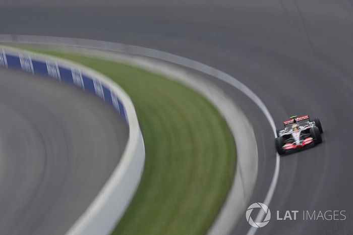 Lewis Hamilton, McLaren MP4-22