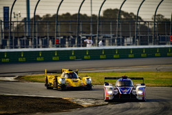 #23 United Autosports Ligier LMP2, P: Phil Hanson, Lando Norris, Fernando Alonso, #85 JDC/Miller Mot
