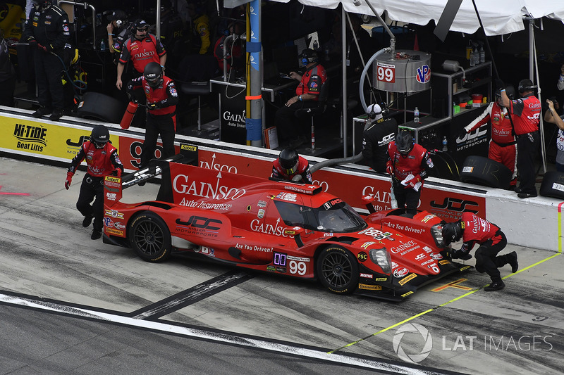 #99 JDC/Miller Motorsports ORECA 07, P: Stephen Simpson, Mikhail Goikhberg, Chris Miller, Gustavo Menezes pit stop