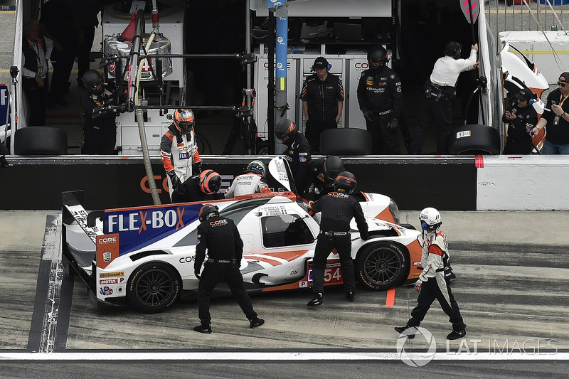 #54 CORE autosport ORECA LMP2, P: Jon Bennett, Colin Braun, Romain Dumas, Loic Duval pit stop