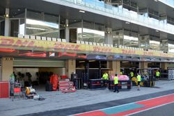 Red Bull Racing garage preparations