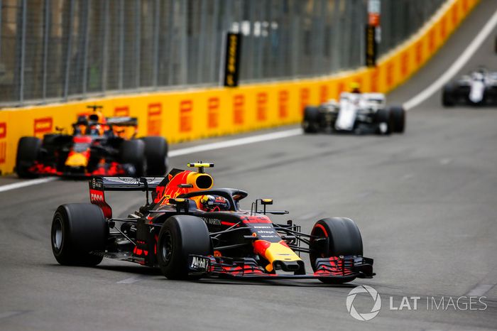 Max Verstappen, Red Bull Racing RB14 Tag Heuer, Daniel Ricciardo, Red Bull Racing RB14 Tag Heuer