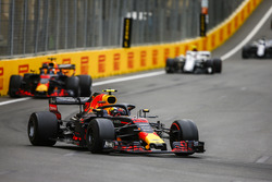 Max Verstappen, Red Bull Racing RB14 Tag Heuer, Daniel Ricciardo, Red Bull Racing RB14 Tag Heuer