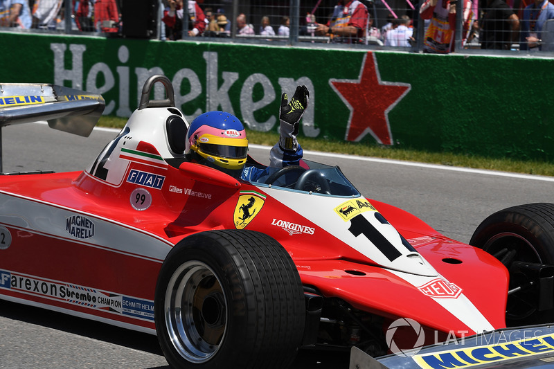 Jacques Villeneuve, conduce el Ferrari 312T3 en el cual su padre ganó el GP de Canadá de 1978