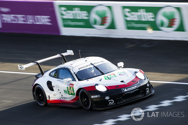 38. Ромен Дюма, Тимо Бернхард, Свен Мюллер, Porsche GT Team, Porsche 911 RSR (№94)