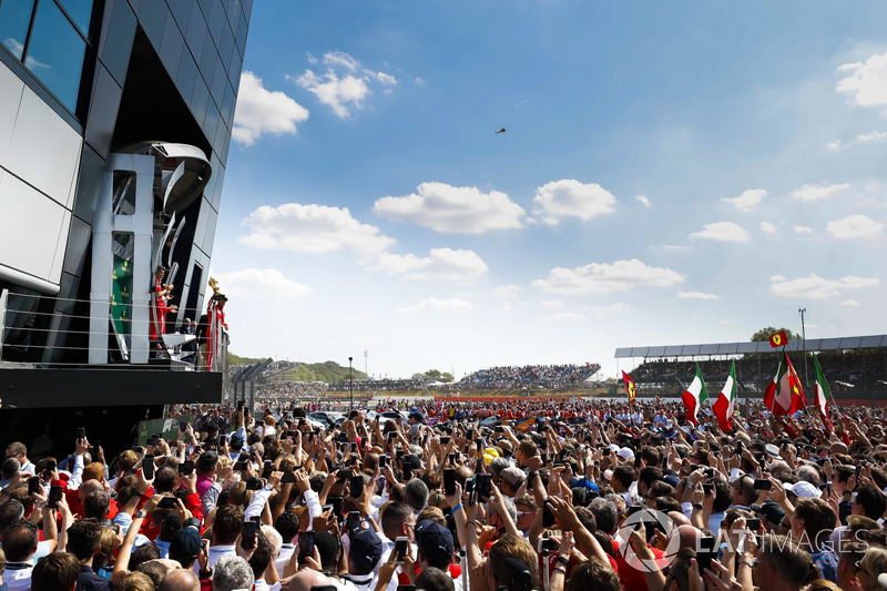Sebastian Vettel, Ferrari, festeggia sul podio