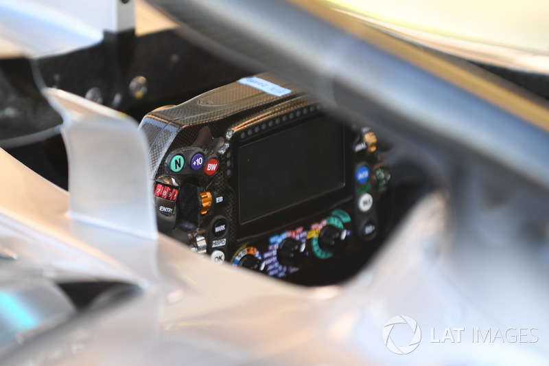 Mercedes-AMG F1 W09 steering wheel