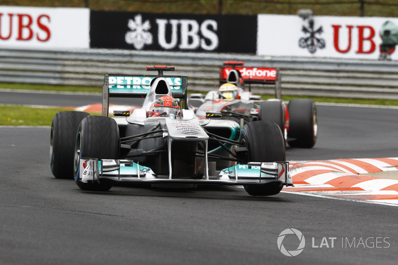 Michael Schumacher, Mercedes AMG F1 W02, Lewis Hamilton, McLaren MP4-26