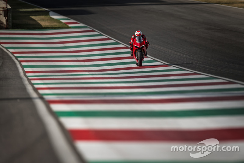 La Ducati Panigale V4 in pista