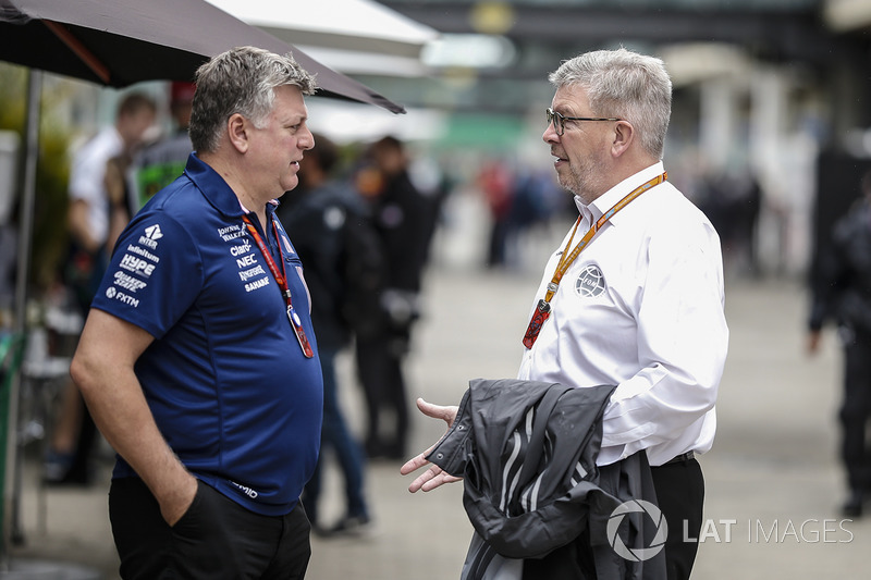 Otmar Szafnauer, Sahara Force India Formula One Team Chief Operating Officer, Ross Brawn, Formula One Managing Director of Motorsports