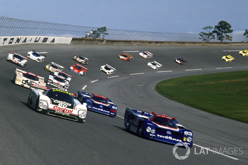 Davy Jones, Raul Boesel, Jan Lammers, Jaguar XJR-9, di depan Geoff Brabham, Chip Robinson, Arie Luyendyk, Michael Roe, Nissan GTP ZX-Turbo