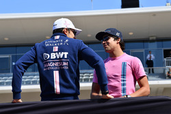 Esteban Ocon, Sahara Force India F1 et Lance Stroll, Williams lors de la parade des pilotes