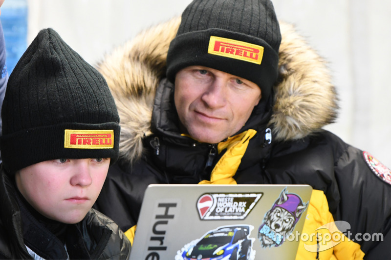 Oliver Solberg con il padre Petter Solberg