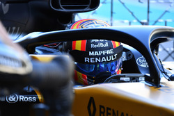 Карлос Сайнс-мл., Renault Sport F1 Team RS17